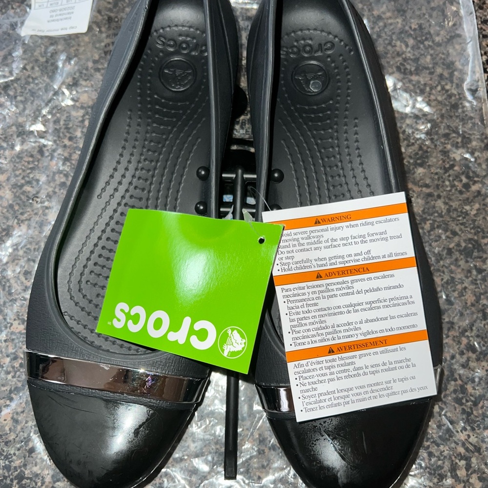 Crocs cap toe mirror flat W 7